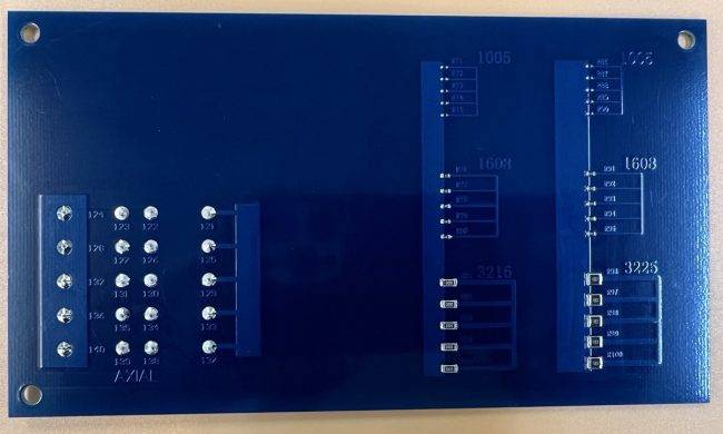 はんだ付け練習用基板の裏